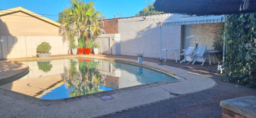 5 Bedroom Property for Sale in Uitsig Free State